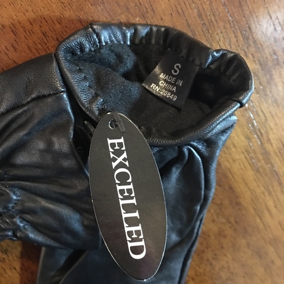 NWT. “Excelled” Women’s Lamb Leather Gloves - Picture 3 of 7